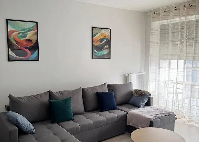 Elite Skyview Escape -Bright, Modern, Free Parking