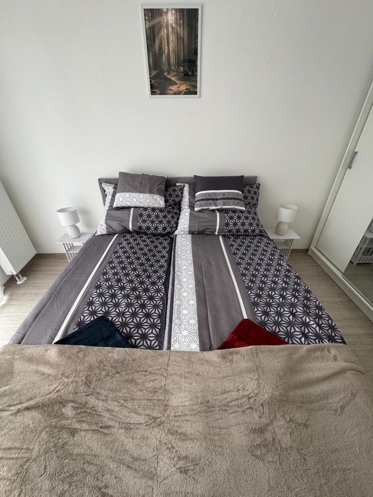Elite Skyview Escape -bright, Modern, Free Parking Apartment *