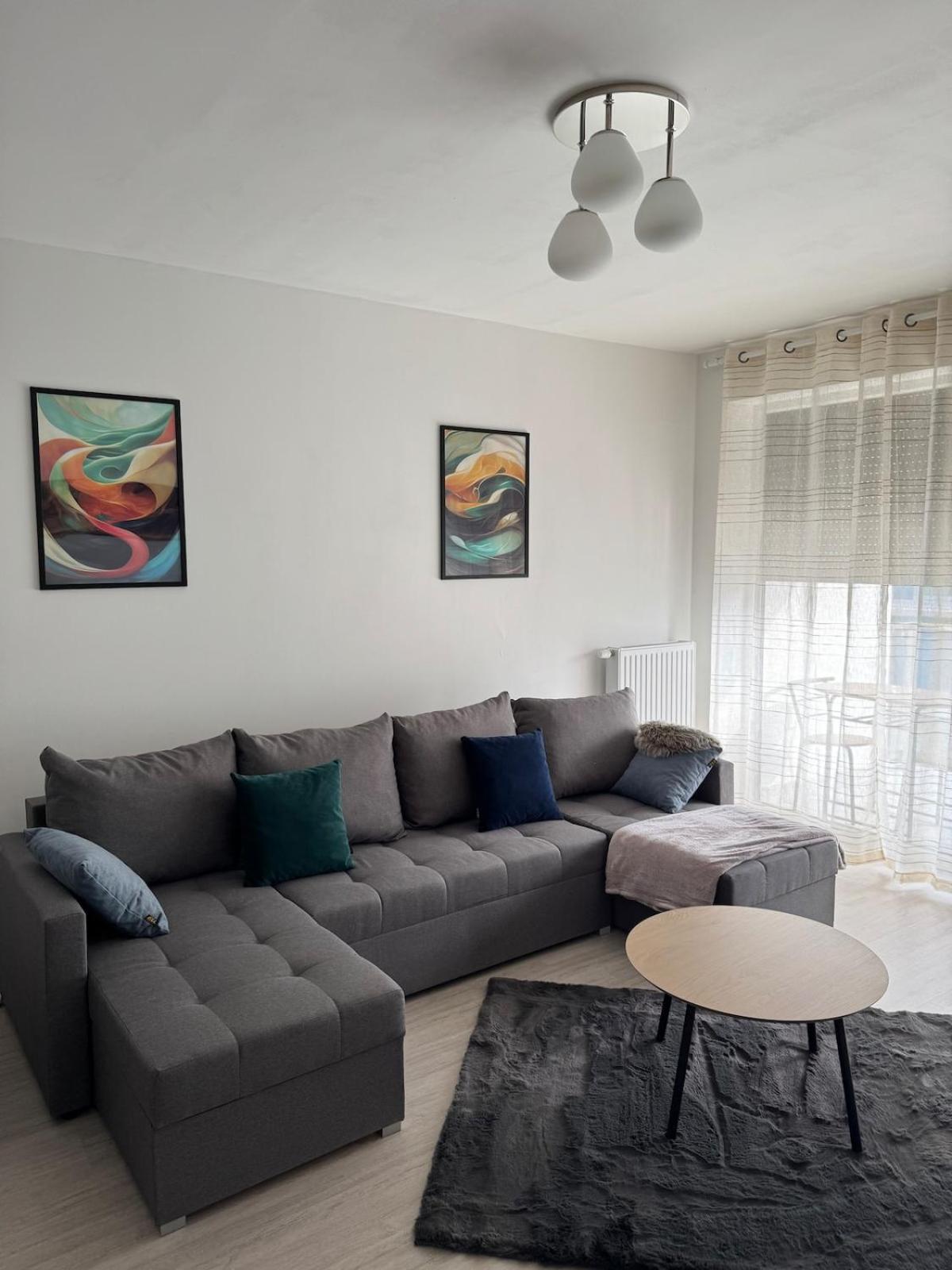 Elite Skyview Escape -bright, Modern, Free Parking Apartment